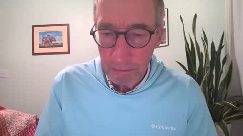Caressluving online show from August 8, 5:09 am