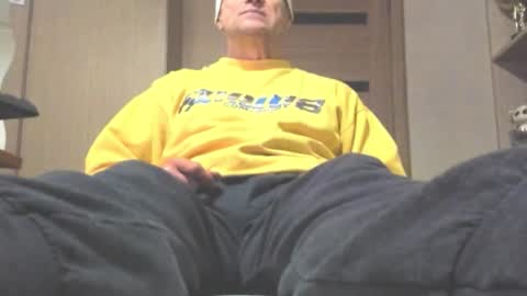 Laz online show from February 18, 11:33 pm