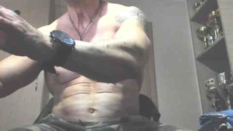 Snapshot of carin_the_body chatting on May 1, 7:40 pm Laz online show from May 1, 7:40 pm