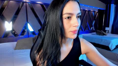 Snapshot of carina_rossi chatting on January 10, 11:33 am Carina online show from January 10, 11:33 am