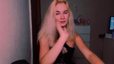 Carin online show from October 4, 5:44 pm