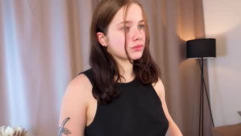 Snapshot of carissaolivo chatting on October 18, 6:48 am Elena online show from October 18, 6:48 am