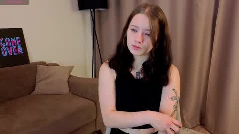 Snapshot of carissaolivo chatting on October 27, 3:32 am Elena online show from October 27, 3:32 am