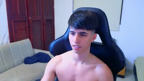 carl_dixon online show from April 21, 11:18 pm