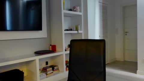 Snapshot of carla_secretary chatting on June 17, 1:23 pm carla_secretary online show from June 17, 1:23 pm