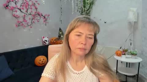 Snapshot of carla_vogue chatting on November 1, 3:30 am Carla Vogue online show from November 1, 3:30 am