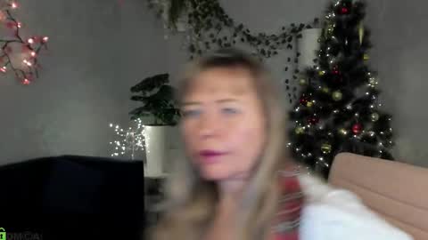 Snapshot of carla_vogue chatting on December 5, 10:57 am Carla Vogue online show from December 5, 10:57 am