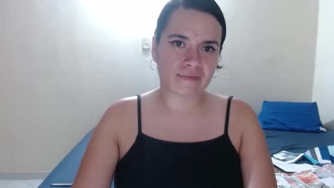 carlajames_1 online show from December 12, 2:26 am