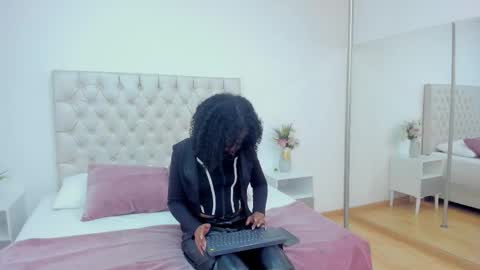 Carla online show from January 5, 7:39 pm