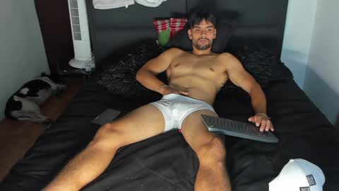 Snapshot of carlbadams96 chatting on December 14, 12:55 am sebasfit online show from December 14, 12:55 am