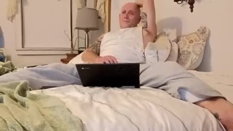 Snapshot of carldhammers chatting on December 1, 1:54 am carldhammers online show from December 1, 1:54 am