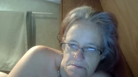 carleeswoman08 online show from May 5, 12:24 pm