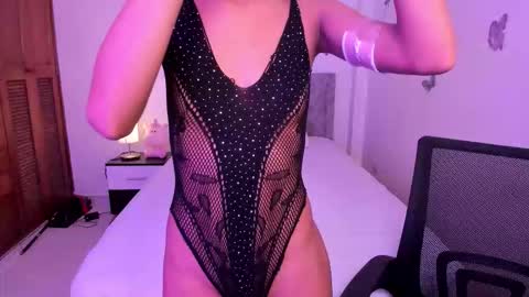 Snapshot of carley_lux chatting on October 22, 1:33 pm carley lux online show from October 22, 1:33 pm