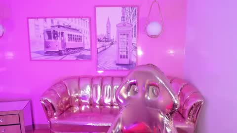 Snapshot of carlie_mayer chatting on February 27, 4:41 am CARLYE online show from February 27, 4:41 am