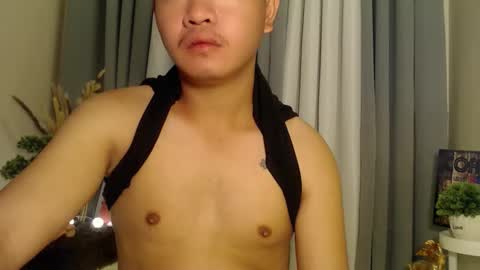 Snapshot of carlo_urhornynew chatting on February 20, 1:35 am carlo_urhornynew online show from February 20, 1:35 am