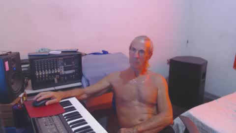 carlos online show from February 18, 11:28 am