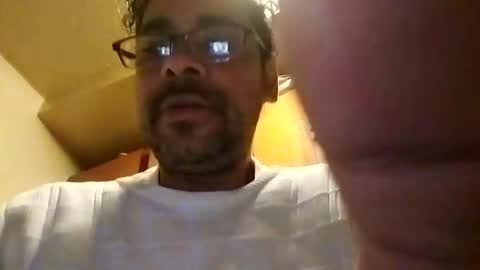 Snapshot of carloslove1972 chatting on January 23, 11:26 pm carloslove1972 online show from January 23, 11:26 pm