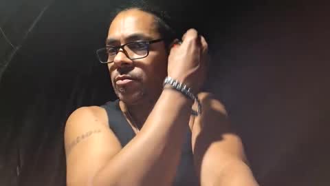 Snapshot of carloslove1972 chatting on May 7, 8:20 am carloslove1972 online show from May 7, 8:20 am