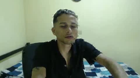Snapshot of carlossmi01 chatting on February 16, 3:37 am carlossmi01 online show from February 16, 3:37 am