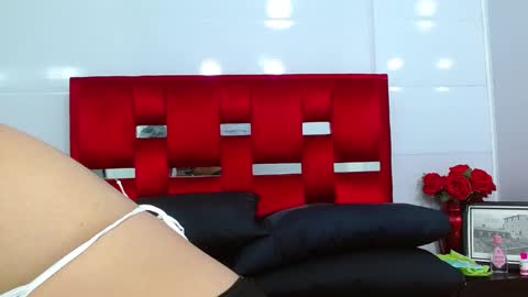 Snapshot of carly_milk chatting on January 29, 12:35 pm carly_milk online show from January 29, 12:35 pm
