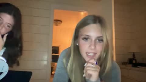 Carly Bora online show from November 11, 2:22 am