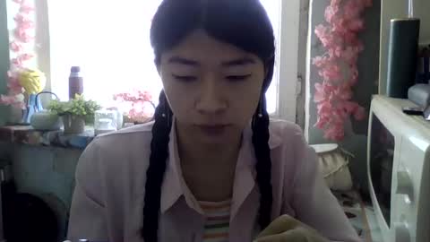 CarlyJoy online show from April 6, 9:10 am