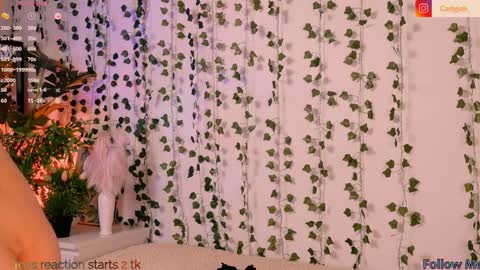 Snapshot of carlymilton chatting on January 5, 9:25 pm Carly online show from January 5, 9:25 pm