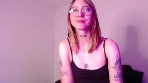 Snapshot of carmennrusso chatting on March 7, 1:20 am carmennrusso online show from March 7, 1:20 am