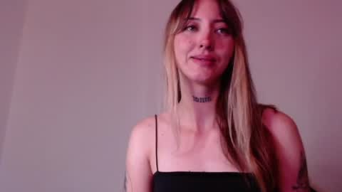 Snapshot of carmennrusso chatting on August 1, 6:40 pm carmennrusso online show from August 1, 6:40 pm