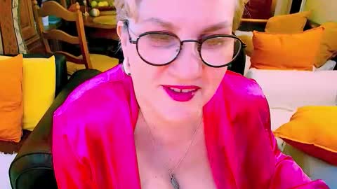 Snapshot of carmenrossi chatting on May 12, 7:49 am Carmen online show from May 12, 7:49 am