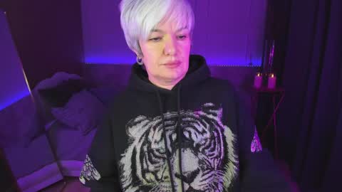 Carmen online show from January 6, 8:28 pm