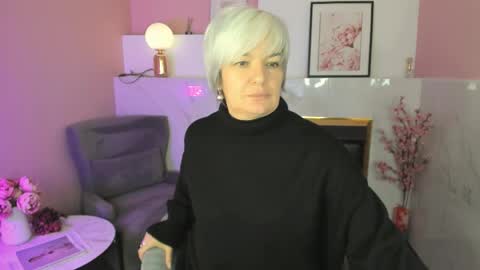 Carmen online show from April 5, 8:28 pm