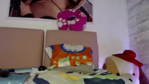 Snapshot of caro_milf_ chatting on January 29, 9:12 am Caro milf  online show from January 29, 9:12 am