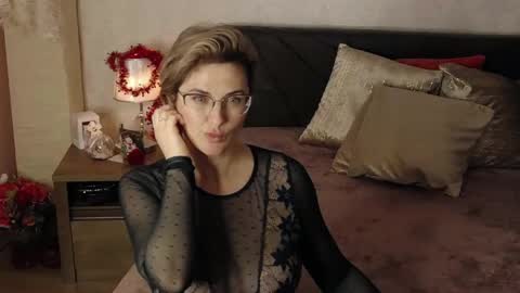 CaroJhones online show from January 10, 6:17 pm