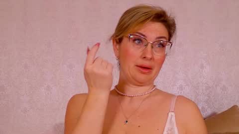 CaroJhones online show from February 23, 5:16 am