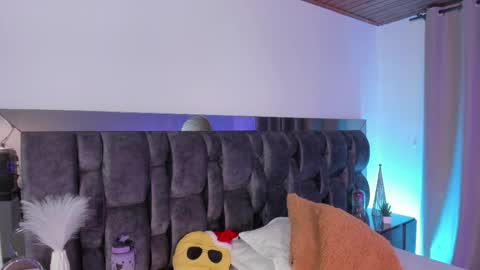 Snapshot of carol_horny chatting on December 22, 2:08 am Carol online show from December 22, 2:08 am