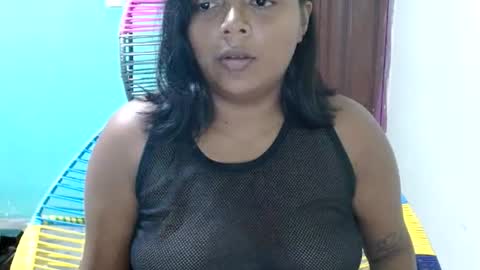 Snapshot of carol_lil1 chatting on July 7, 3:20 am carol_lil1 online show from July 7, 3:20 am