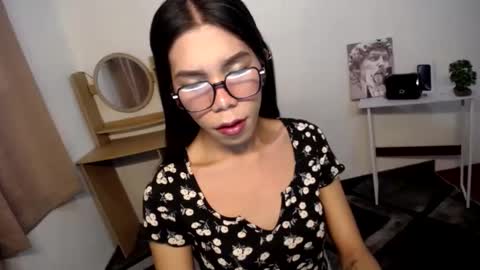 Carolina online show from December 8, 12:40 am