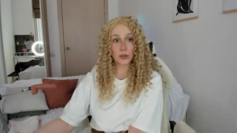 Snapshot of carol_may_ chatting on May 15, 7:04 am carol_may_ online show from May 15, 7:04 am