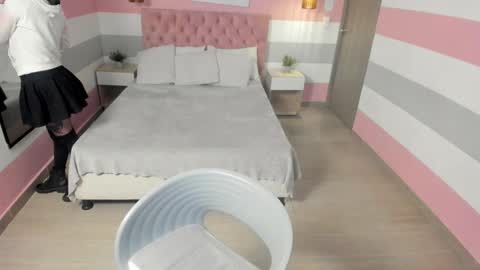 Snapshot of carol_pinter chatting on January 6, 12:13 pm Carol  online show from January 6, 12:13 pm