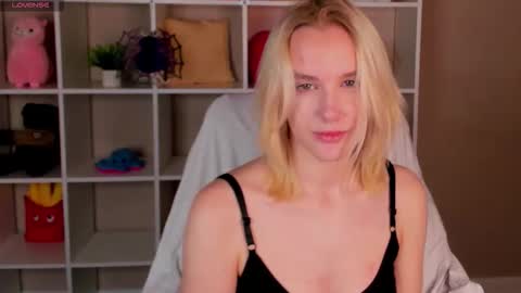 Snapshot of carolin_miller chatting on October 27, 1:42 am Carol online show from October 27, 1:42 am