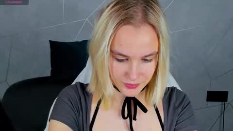 Snapshot of carolin_miller chatting on October 29, 10:06 am Carol online show from October 29, 10:06 am