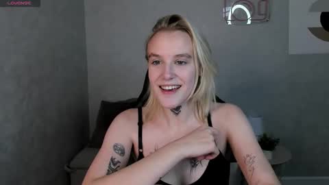 Snapshot of carolin_miller chatting on November 7, 8:58 am Carol online show from November 7, 8:58 am