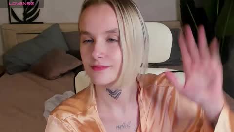 Snapshot of carolin_miller chatting on November 9, 9:18 am Carol online show from November 9, 9:18 am