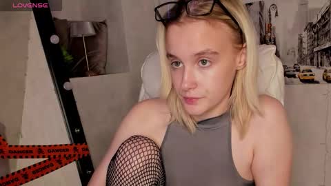 Snapshot of carolin_miller chatting on November 12, 10:20 pm Carol online show from November 12, 10:20 pm