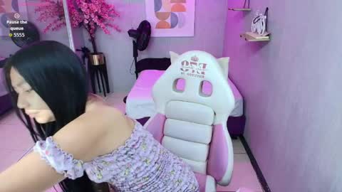 Snapshot of carolina_cherry chatting on April 28, 12:32 pm CAROLINA. online show from April 28, 12:32 pm