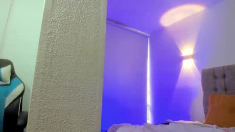 Snapshot of carolina_hernandez22 chatting on October 5, 12:14 pm Carolina online show from October 5, 12:14 pm