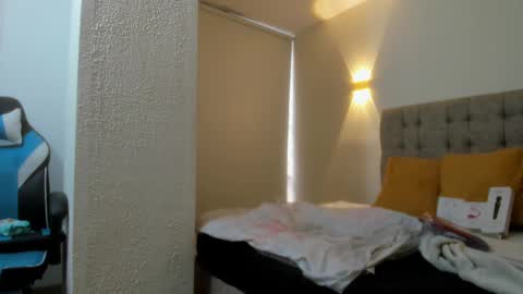 Snapshot of carolina_hernandez22 chatting on October 6, 12:24 pm Carolina online show from October 6, 12:24 pm