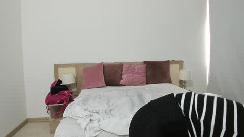 Snapshot of carolina_hernandez22 chatting on October 16, 12:39 pm Carolina online show from October 16, 12:39 pm