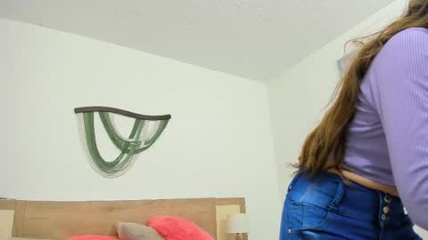 Snapshot of carolina_hernandez22 chatting on November 6, 12:28 pm Carolina online show from November 6, 12:28 pm